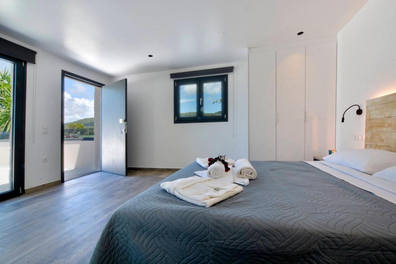Villa Flamingo - 4 Bedrooms - Private Pool - Next To Renowned Issos Beach & Lake Korission Linia ภายนอก รูปภาพ