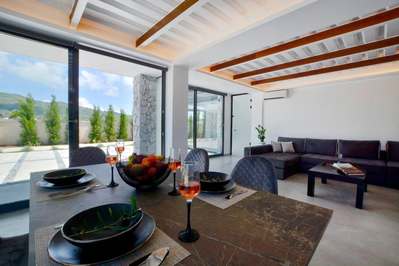Villa Flamingo - 4 Bedrooms - Private Pool - Next To Renowned Issos Beach & Lake Korission Linia ภายนอก รูปภาพ