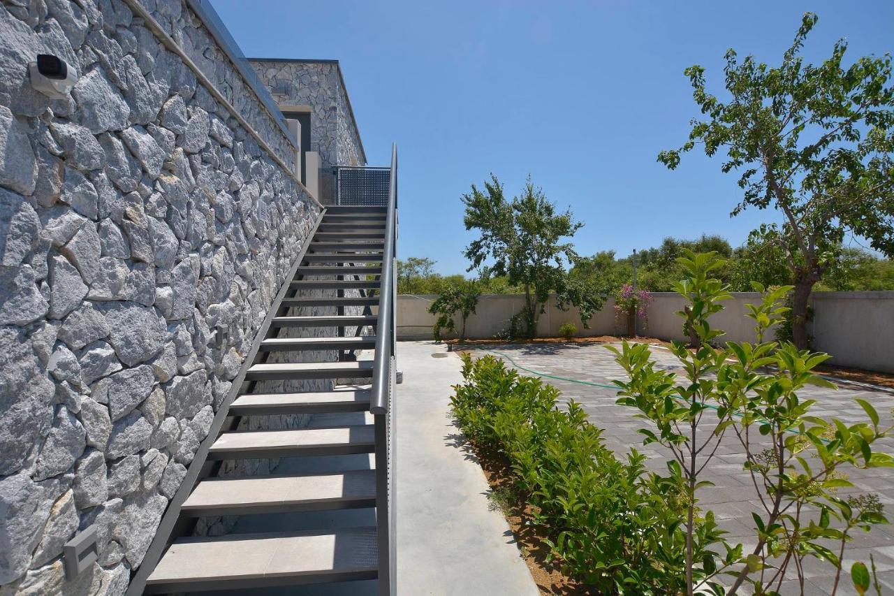 Villa Flamingo - 4 Bedrooms - Private Pool - Next To Renowned Issos Beach & Lake Korission Linia ภายนอก รูปภาพ