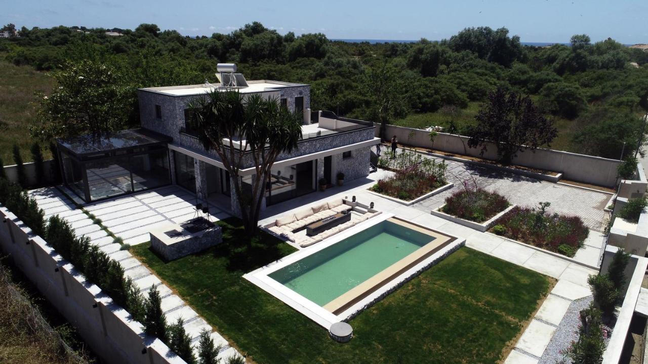 Villa Flamingo - 4 Bedrooms - Private Pool - Next To Renowned Issos Beach & Lake Korission Linia ภายนอก รูปภาพ