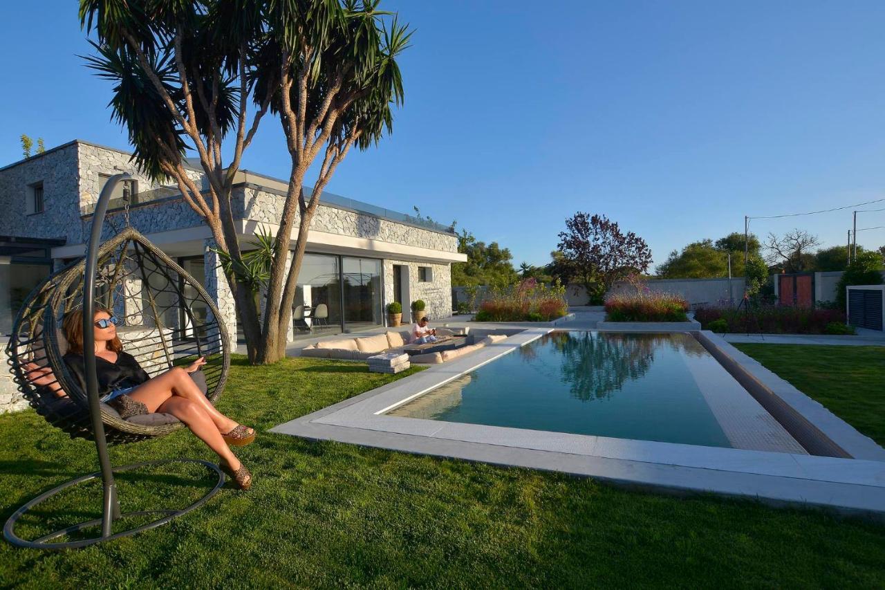 Villa Flamingo - 4 Bedrooms - Private Pool - Next To Renowned Issos Beach & Lake Korission Linia ภายนอก รูปภาพ